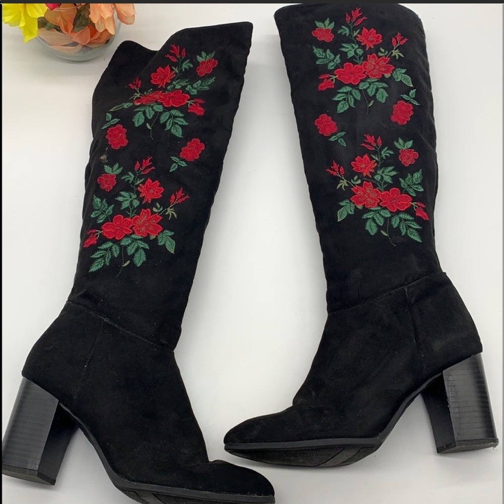 NWT Libby Edelman Sullivan Boots 6.5 Floral Embroidery